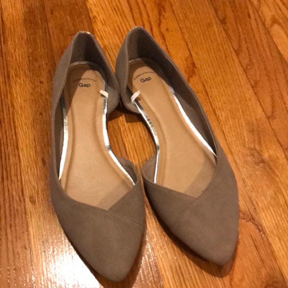 Tan gap flats